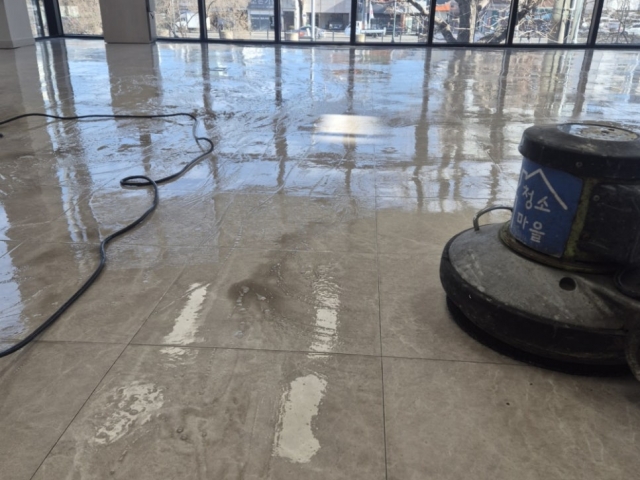 광주광역시 사무실바닥왁스코팅 상가대청소